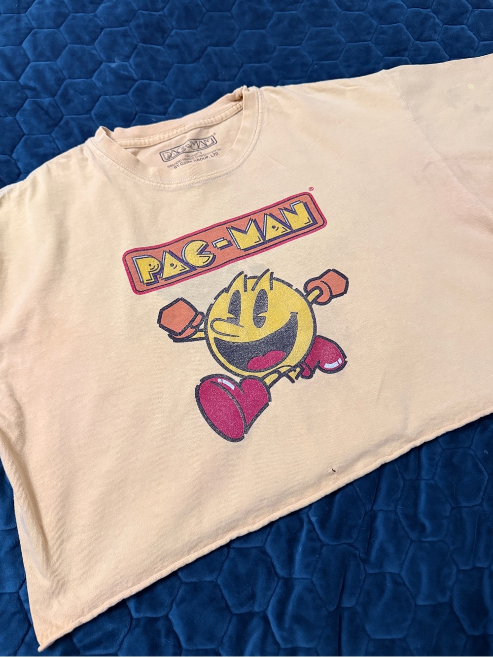 Pac-Man Yellow Graphic Tee with Retro Arcade Print Large Cropped Shirt SEE PICS